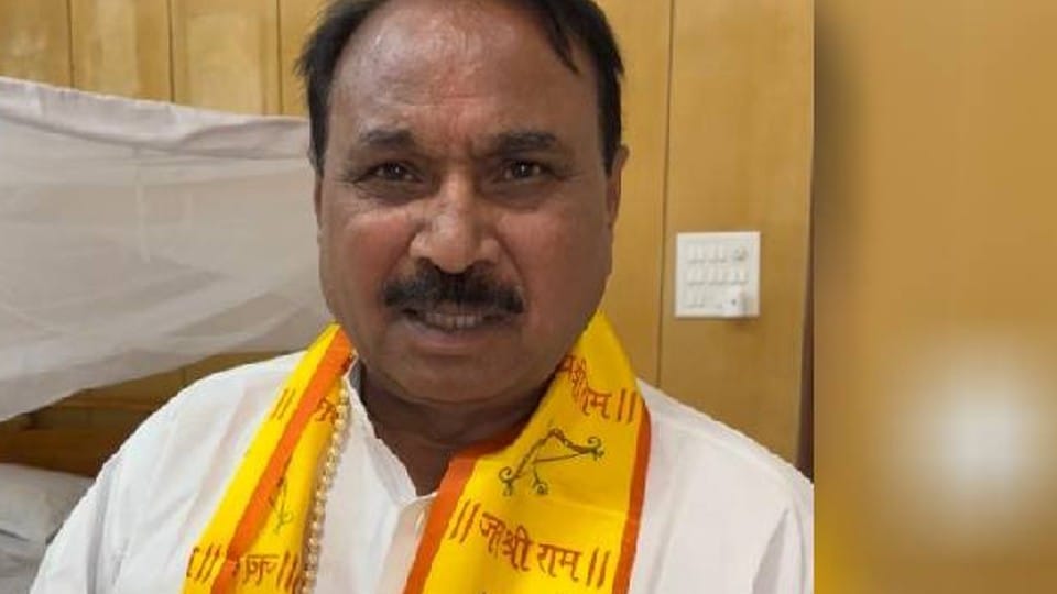 Indore: Union Minister said - playing loudspeaker is not prohibited, just play within your limits, there is no dispute of any religion in this