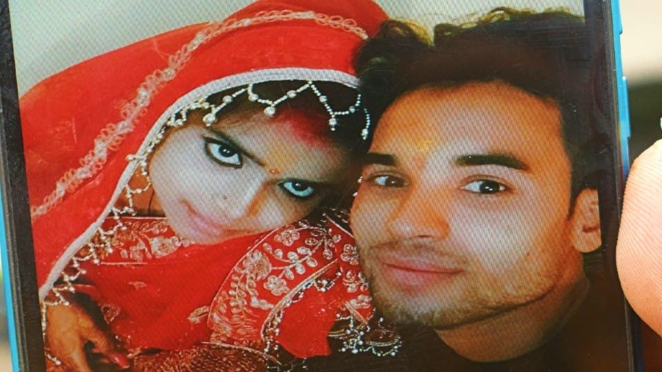 Mainpuri honor killing brother killed sister for love marraige