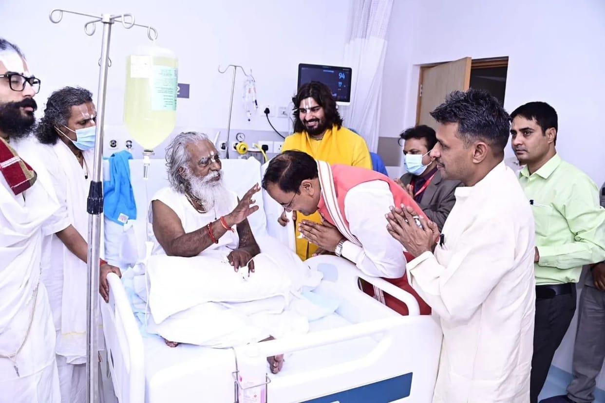 Mahant Nritya Gopal Das's condition improved, Deputy Chief Minister Keshav Prasad and Brajesh Pathak took care of