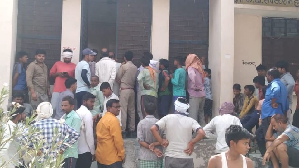 Villagers troubled by power cut put lock power sub-station in mainpuri