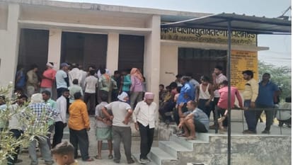 Villagers troubled by power cut put lock power sub-station in mainpuri