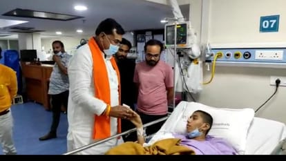 Indore: CM Shivraj said to Shivam on video call - don't worry, you will get well soon
