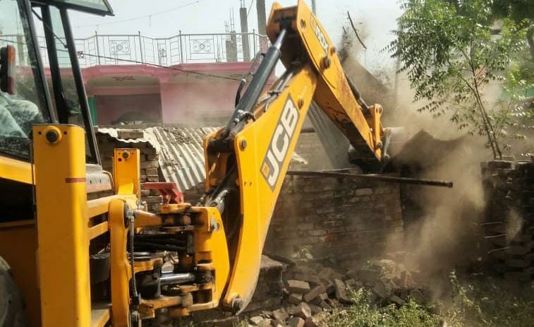 Administration vacated government land worth four crores in two days