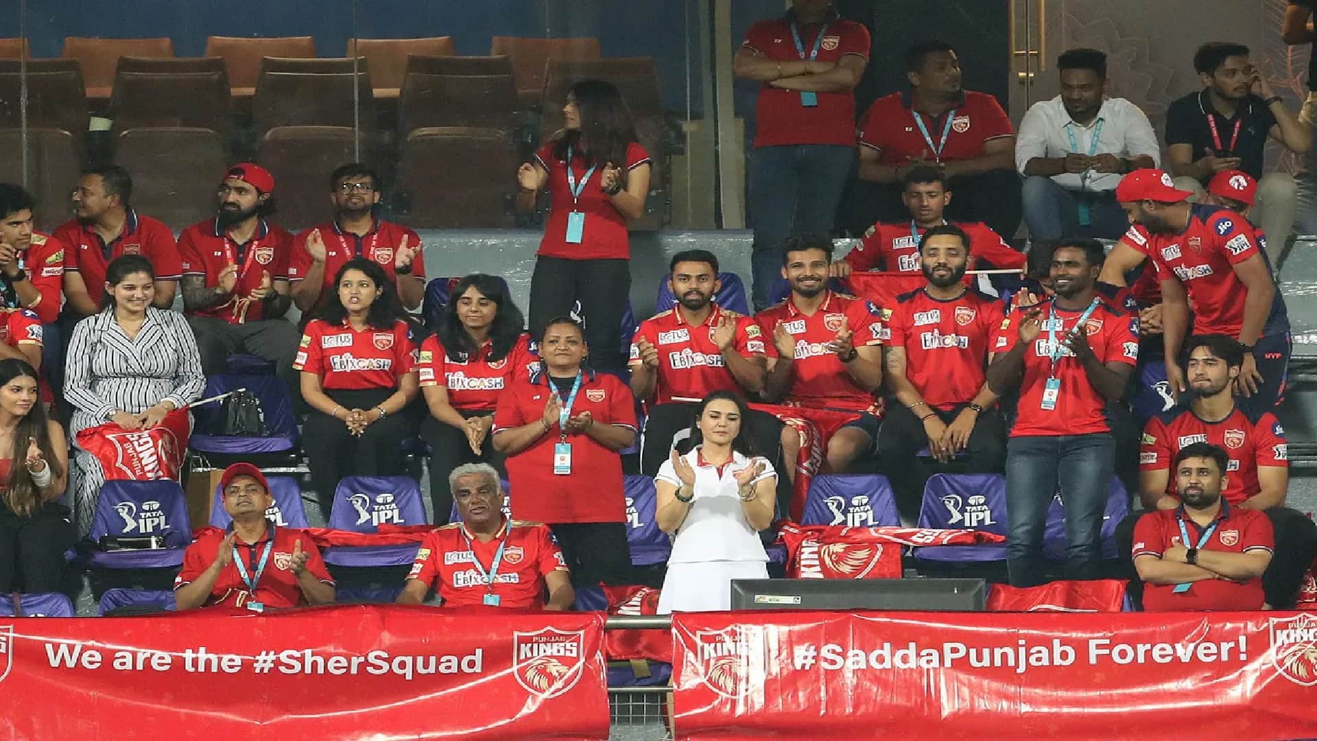 IPL 2022 Photos and video, Preity Zinta back in stadium, supported and cheers Punjab kings, pics goes viral