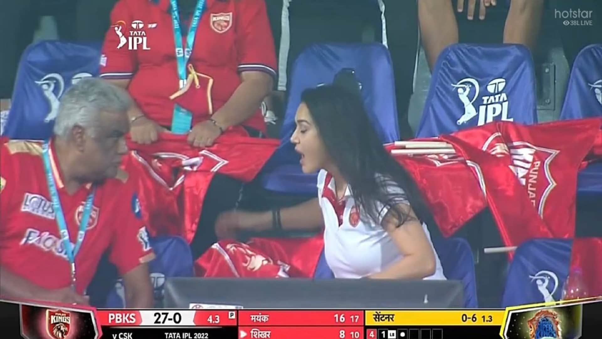 IPL 2022 Photos and video, Preity Zinta back in stadium, supported and cheers Punjab kings, pics goes viral