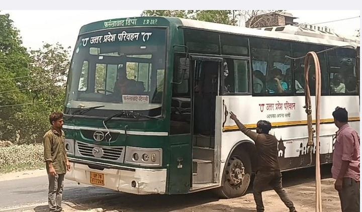 Hathras: The bus driver, who ran after hitting him in the push, was caught after following two km from the auto