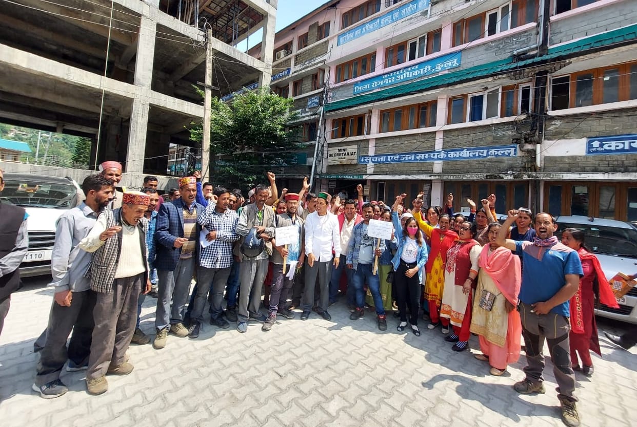 Siege of the office of the Deputy Director of Education
