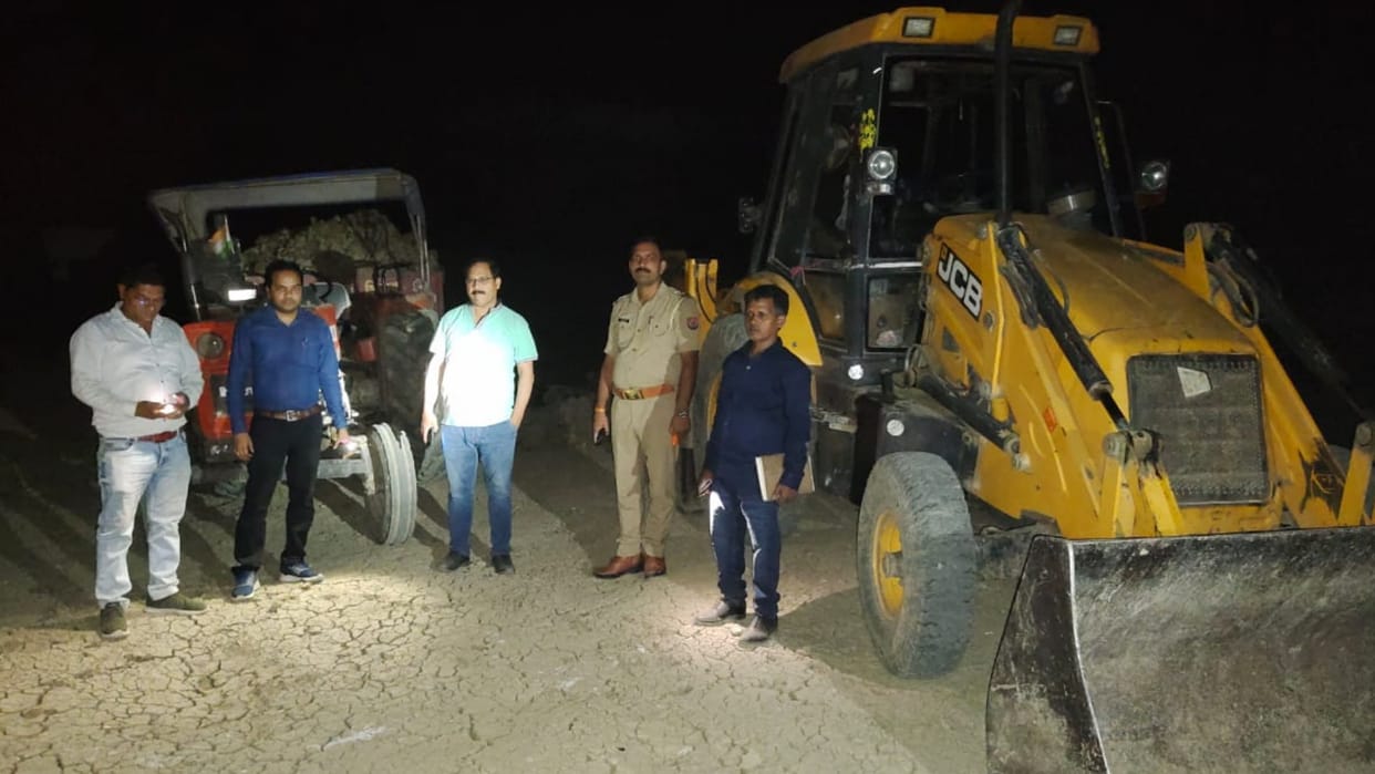 Villege head getting soil excavated from JCB in pond at sant kabir nagar