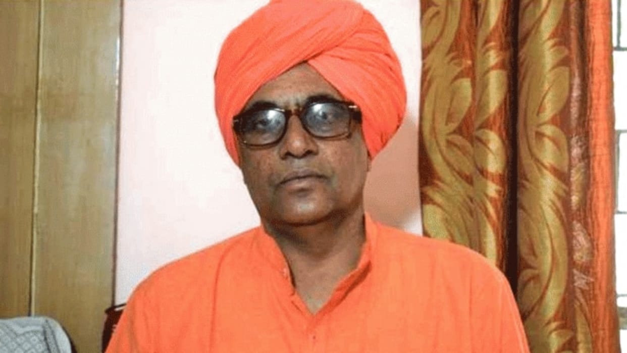 MP Sumedhanand Saraswati surrounded Gehlot government for demolition of temple in Alwar