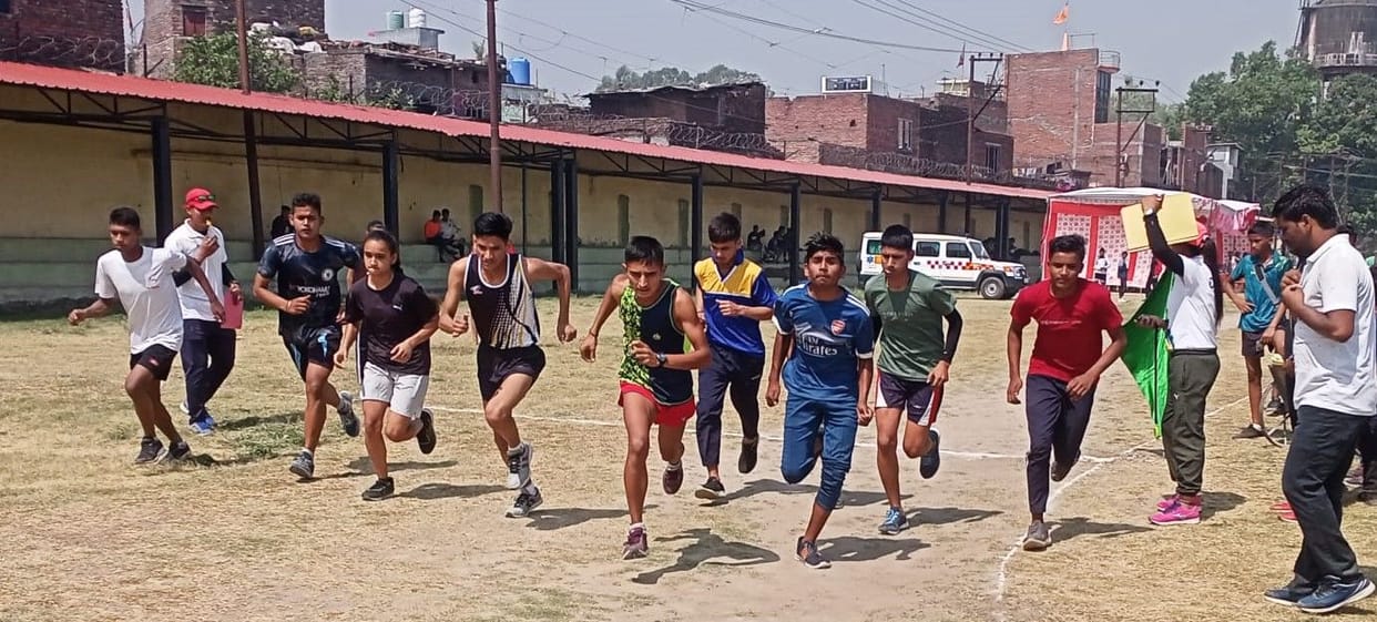 Pawan wins 3000 Meter Race in Tanakpur
