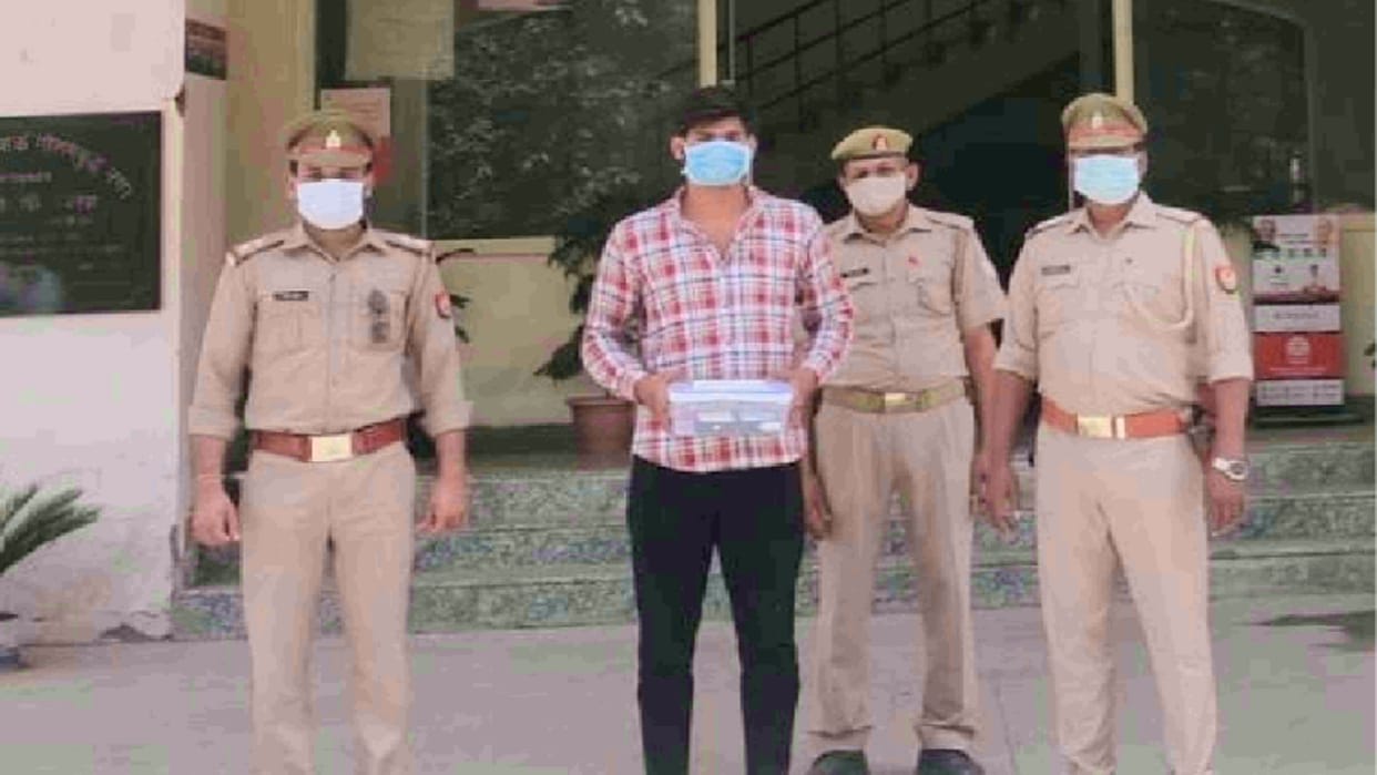 Greater Noida: Two iPhones were snatched by a B.Com student from Ansal Plaza arrested