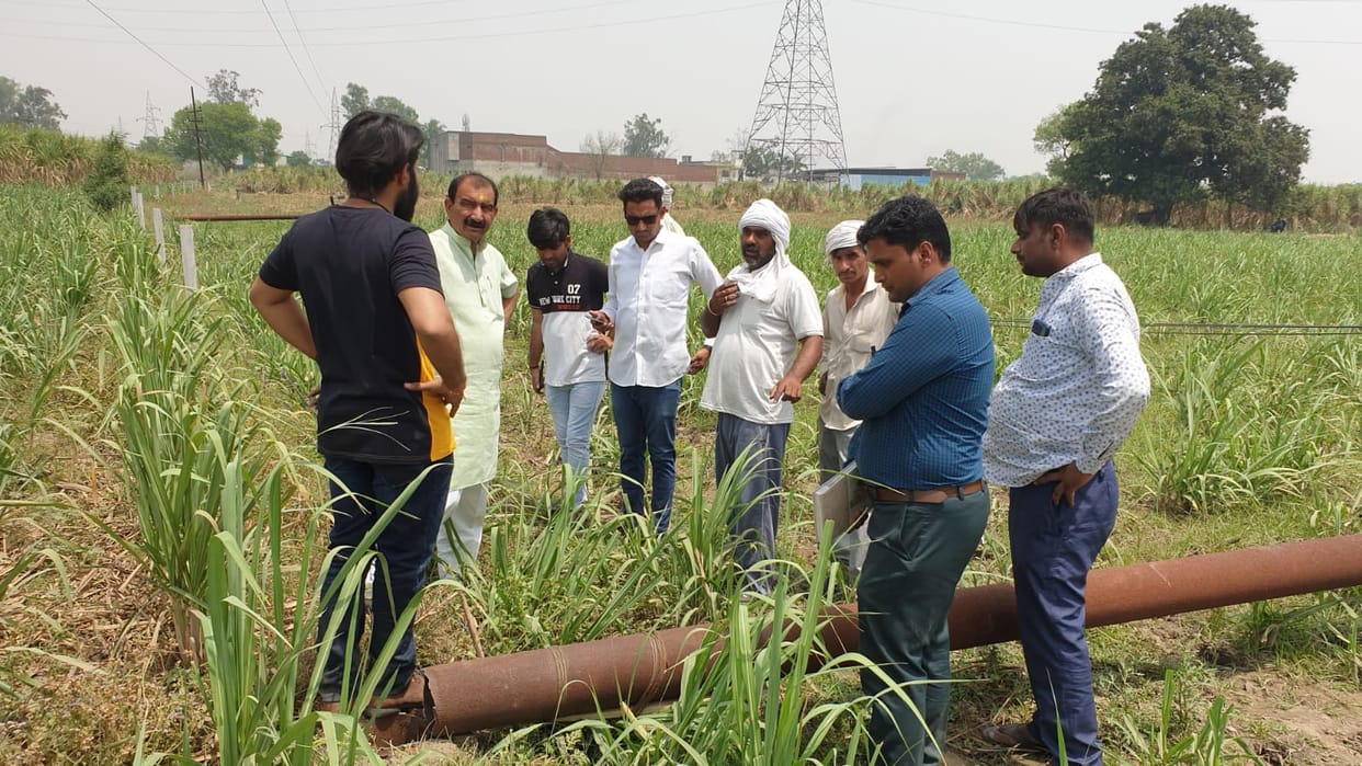 Electric pole broken in storm, 20 bigha crop burnt due to spark from wires