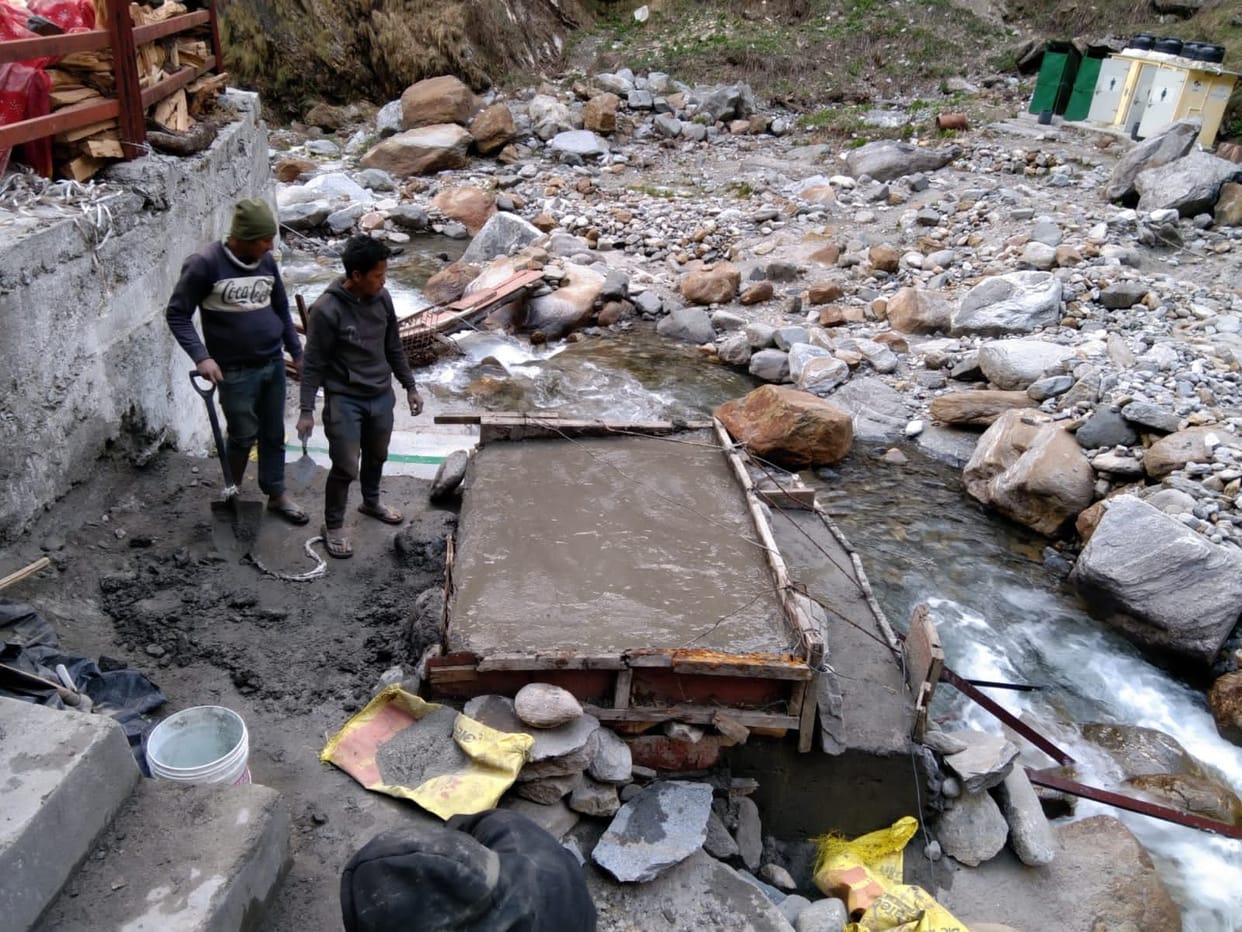 Folding bridge being built on Yamuna in Yamunotri Dham