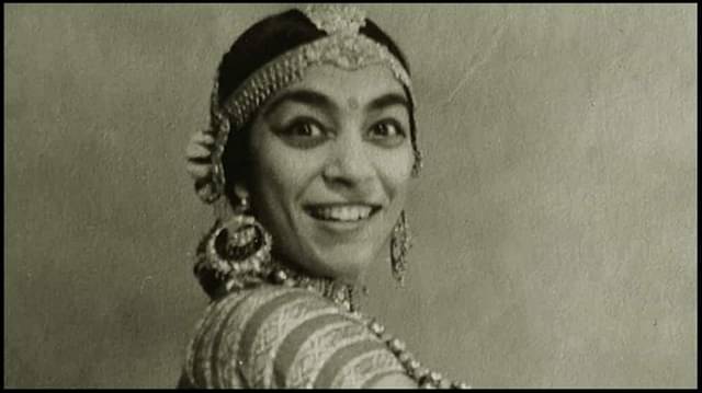 zohra sehgal death anniversary know actress Personal life and career in bollywood here in the story