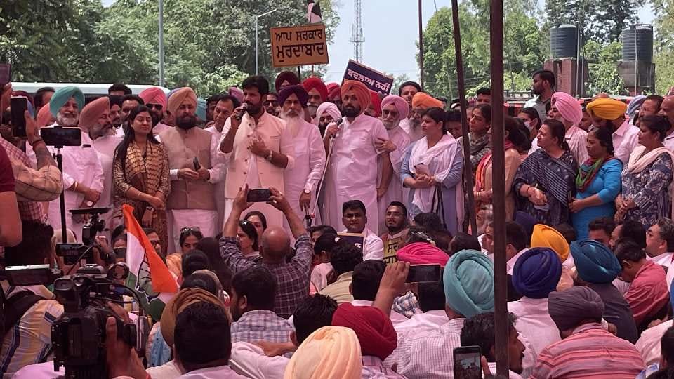 Alka Lamba reached Ropar to appear before the police