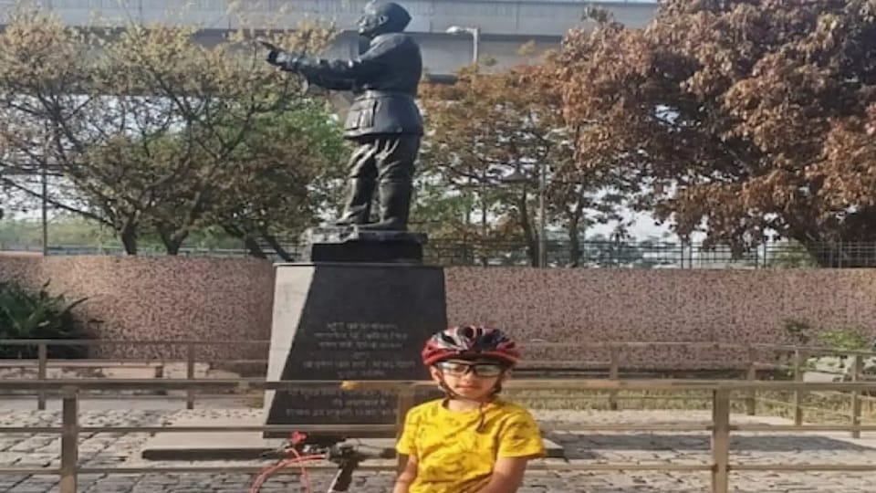 10-year-old Delhi boy on 2,500-km cycling expedition to spread message of Netaji