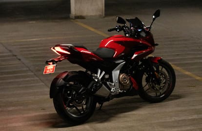 Bajaj Auto updates colour palette for its Pulsar 250 range in Indian Market Bajaj Pulsar 250 Caribbean Blue colour scheme launched in India
