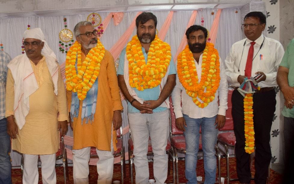 After release from jail, journalists were welcomed from place to place