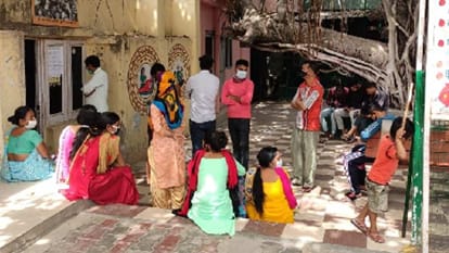 No water and seating arrangement in health centers of Chandigarh