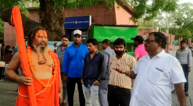 Jagadguru Paramhans Das Taj Mahal entry controversy ASI issued statement saidno saffron clothes entry was not given with brahmdand