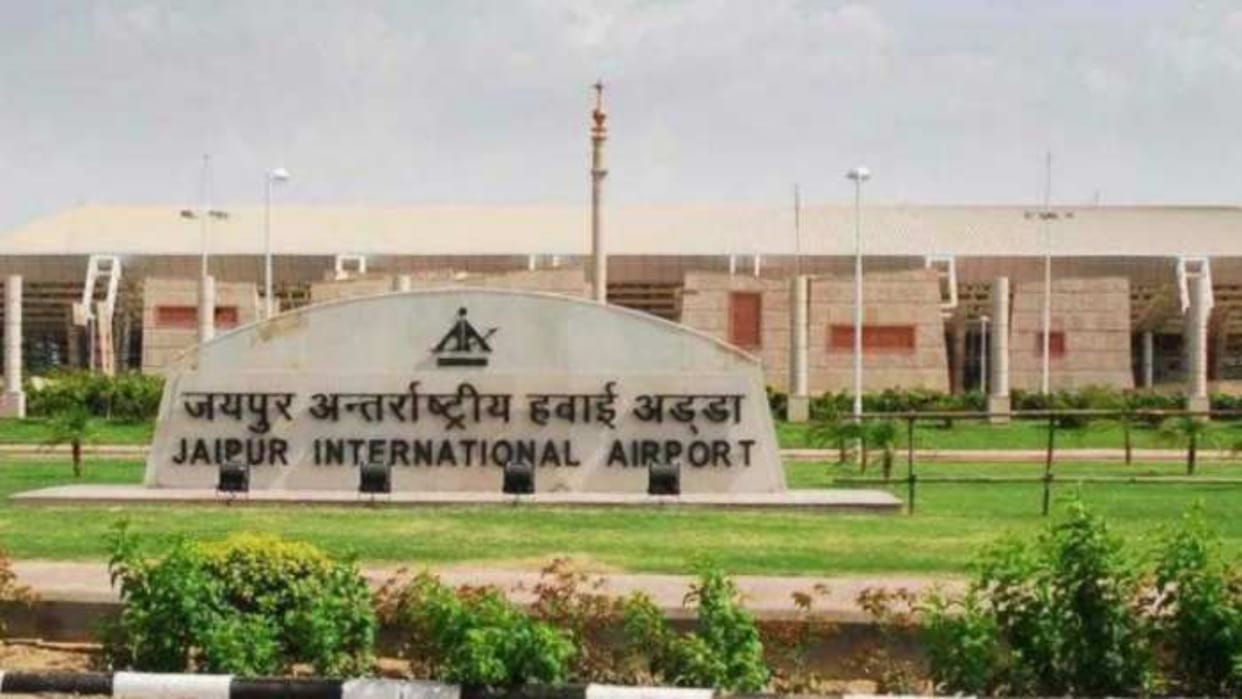 Passengers are not getting seat at Jaipur airport