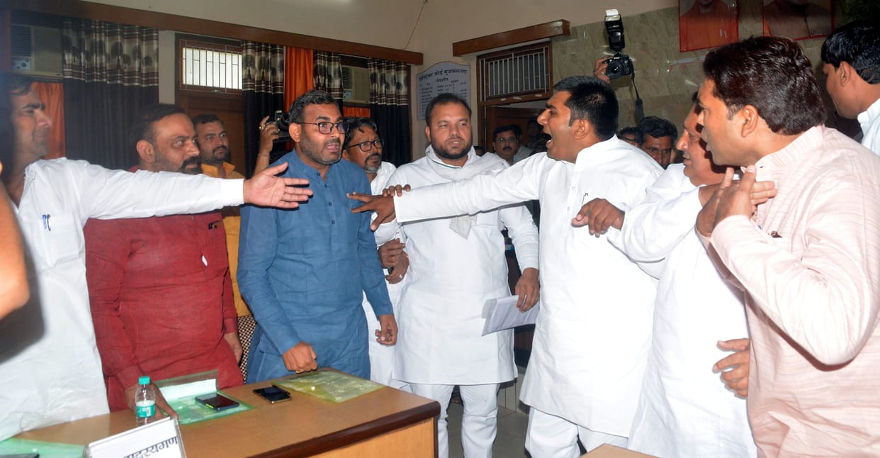 Uproar in board meeting, budget of 47 crores passed in 20 minutes