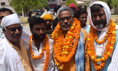 After release from jail, journalists were welcomed from place to place