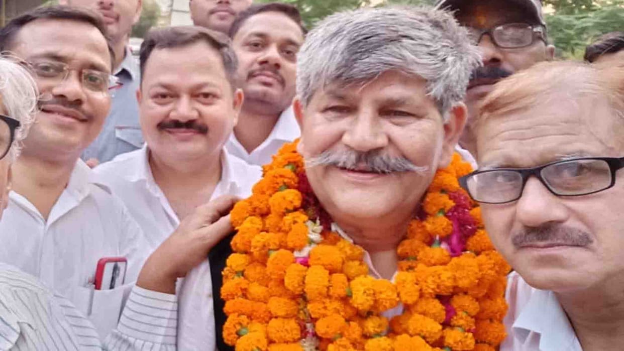 Bar Association elections, Naresh Tripathi and Anurag Srivastava got victory