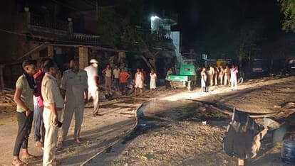 massive fie broke out in  Mau Fierce fire caused by short circuit area stunned by cylinder blast seven injured including constable