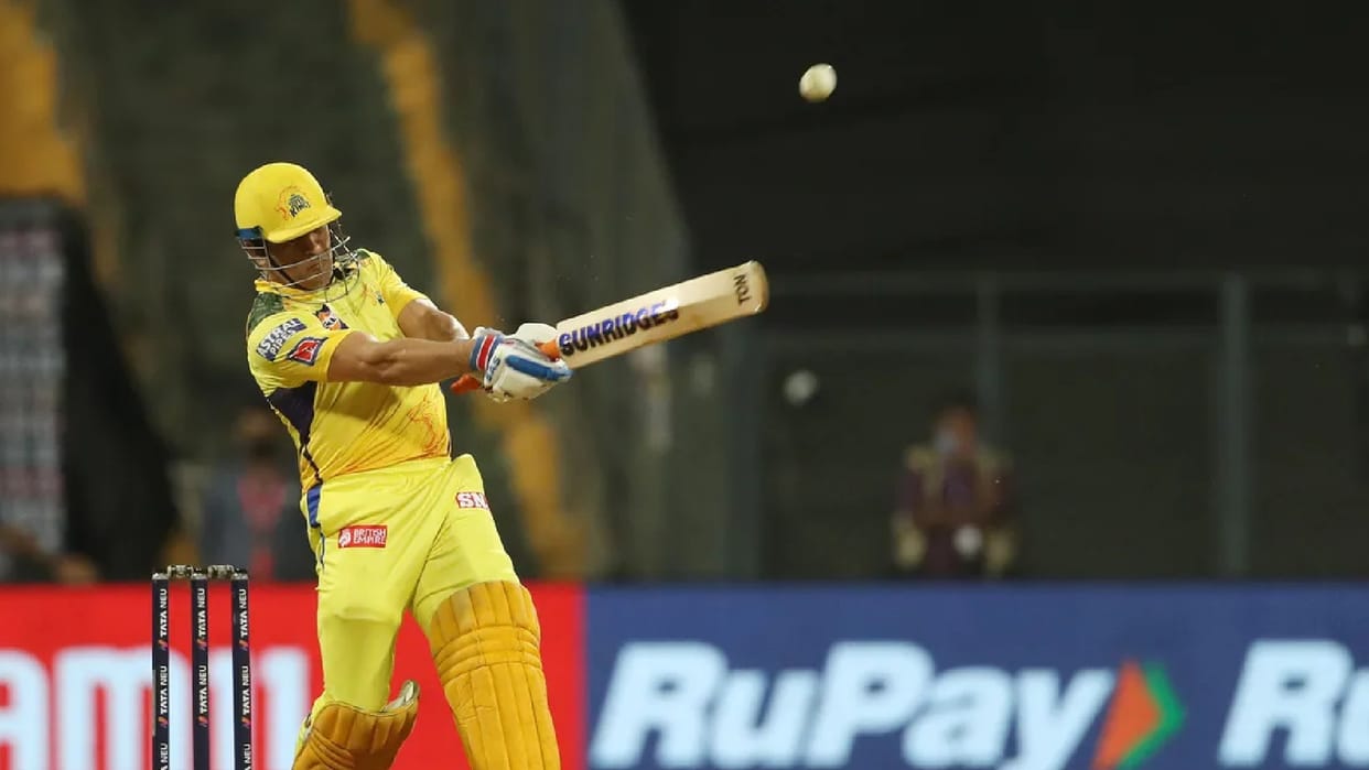 IPL 2022 former Kolkata Knight Riders Brad Hogg praises MS Dhoni says No target is big for Dhoni