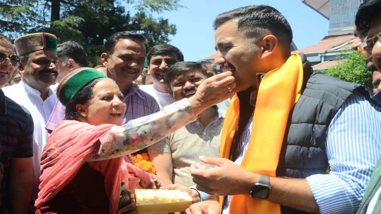 Pratibha Singh the new president of Himachal Congress returned shimla after seeing Kuldevi Bhimakali, will take over the post next month