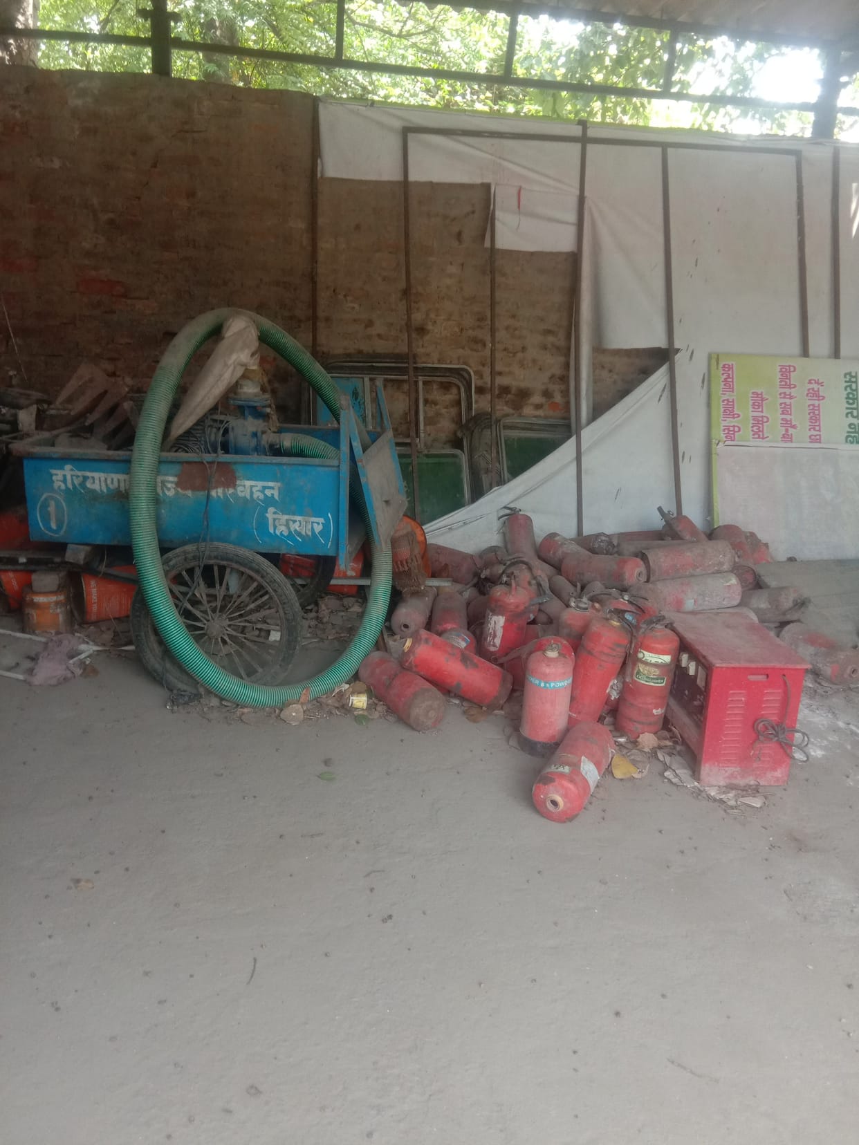 No fire extinguishers in 79 roadways buses from bus stand, safety of passengers