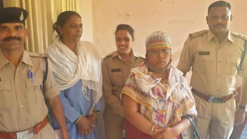 Indore: Mastermind Pooja surrenders in court in case of cheating of crores, dozen people of gang have already been arrested
