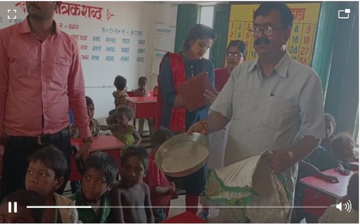 Bitter reality of school Food is served to children in plate in which even animals do not eat officials became upset