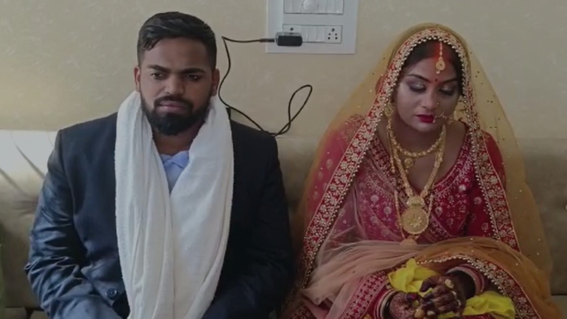 Memorable farewell of bride in MP: Father sent engineer daughter off by helicopter, plane was ordered from Jaipur