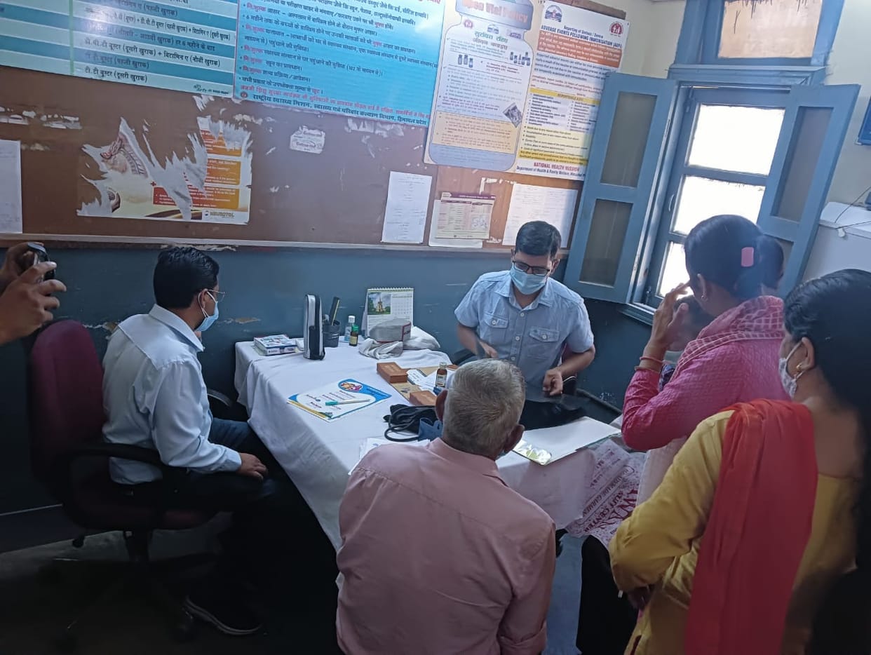 250 people chekup their health in  medical camp in bhoranj hospital