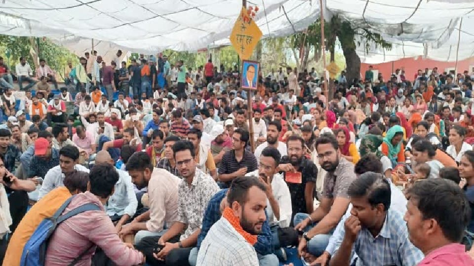 covid health assistants fired from their jobs sent thousand postcards written with blood to CM Gehlot