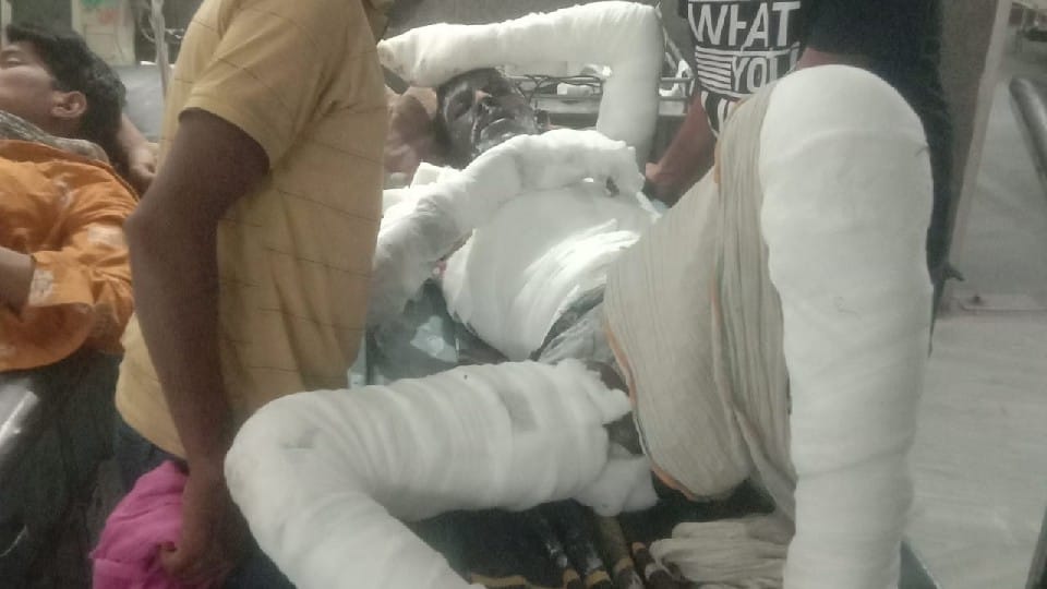 Firing from two groups in Bikaner four injured