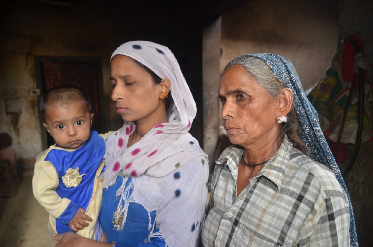 Kundal looted from mother-in-law and daughter-in-law in Kakrala