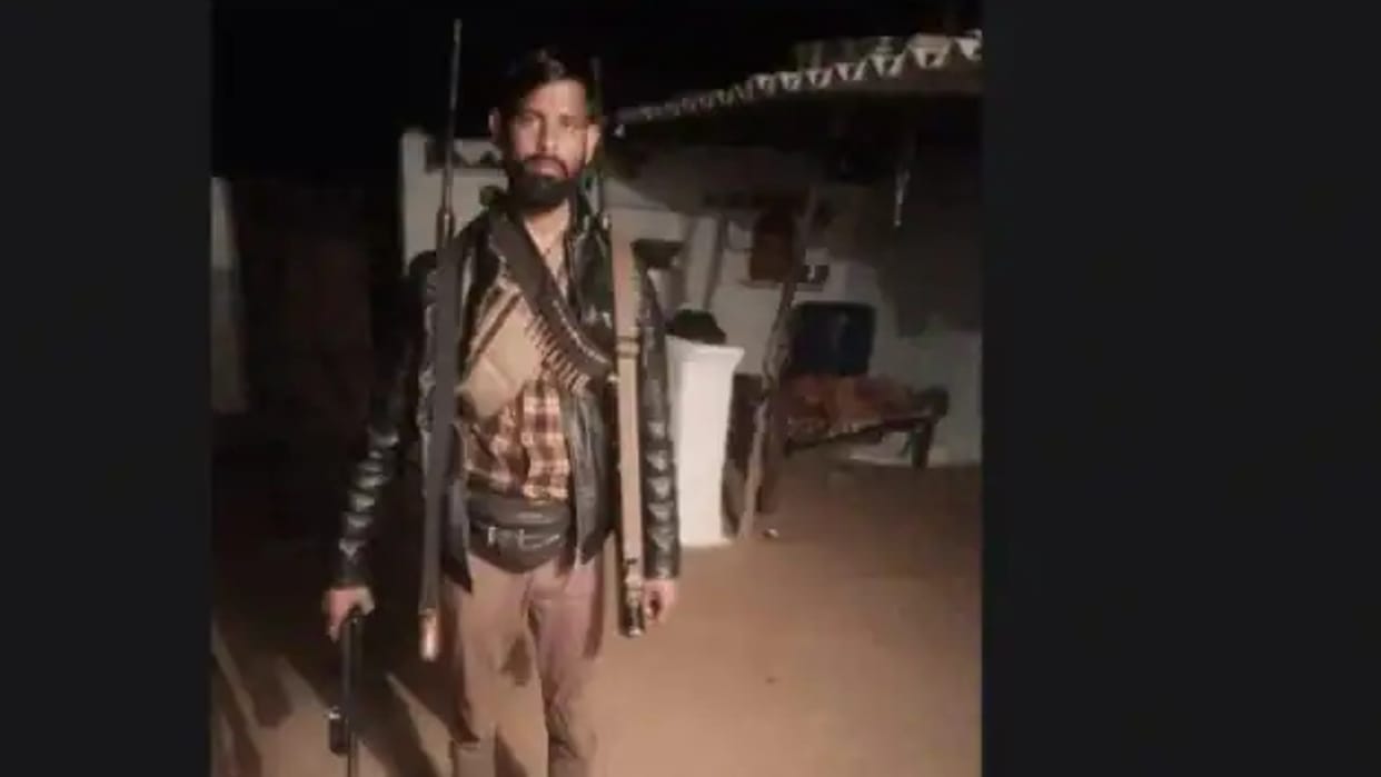 Madhya Pradesh: The prize dacoit insists on marrying a minor, thrashed the family members for refusing, threatened to kill them