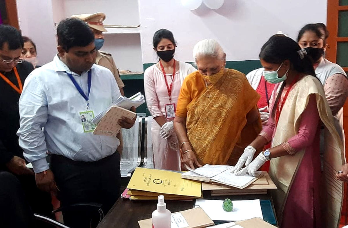Governor reached Sakhi One Stop Center, going to know about the woman
