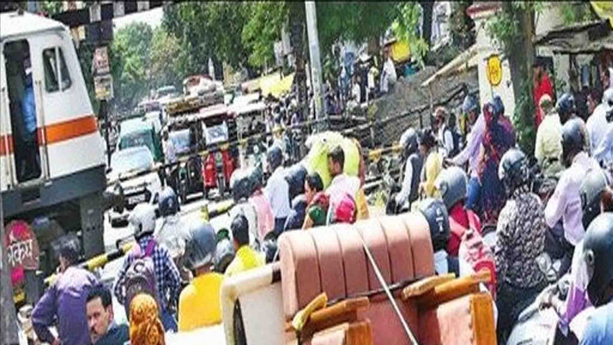 Exclusive: Jarib Chowki crossing remains closed for 13 hours out of 24