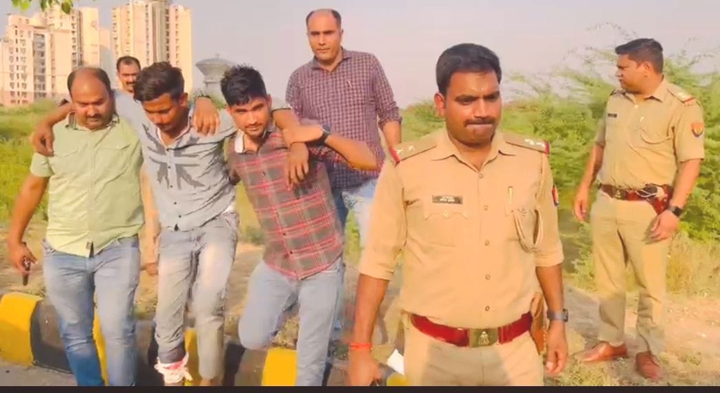 The miscreant who robbed the moving auto was shot in the encounter