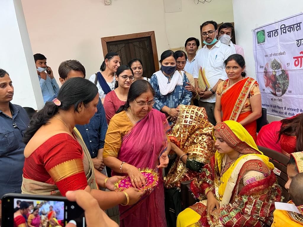 Mathura: Babyrani did a surprise inspection of the Children's Home