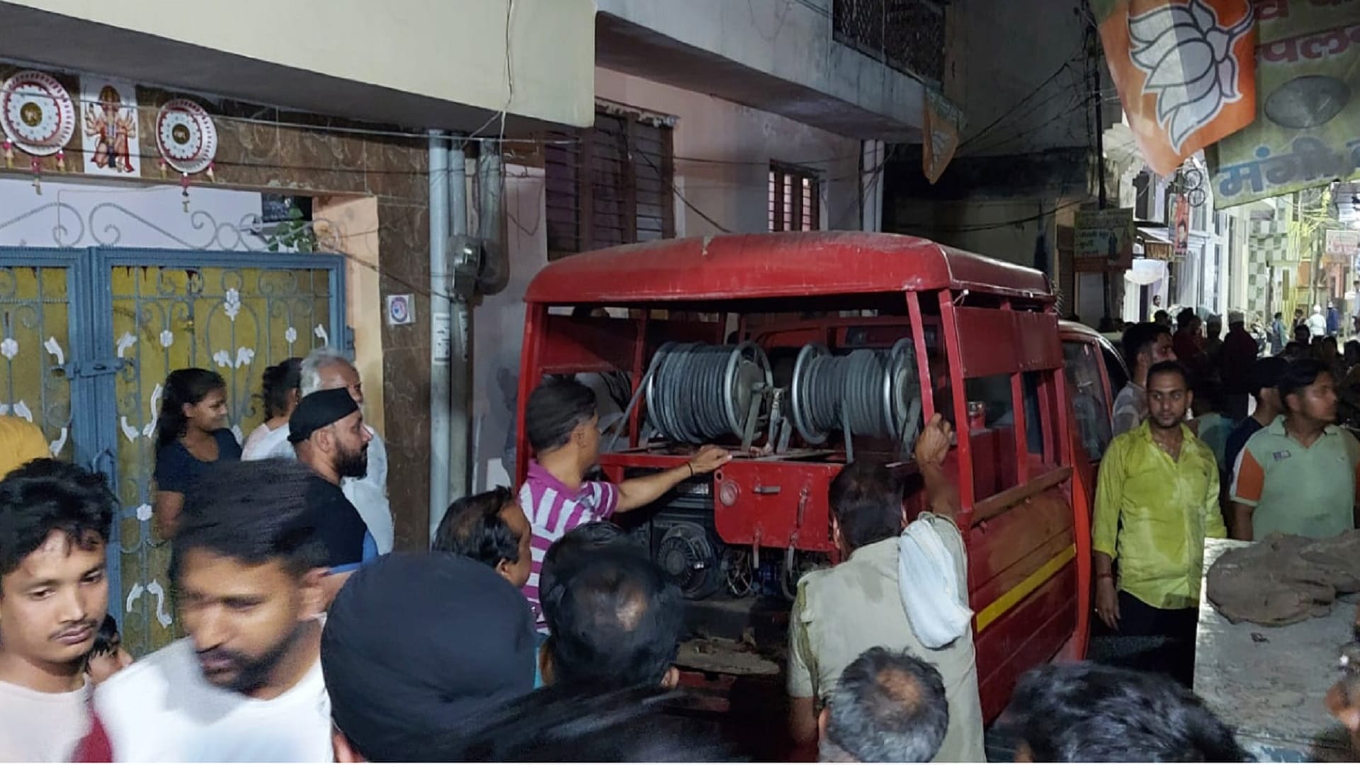 Meerut News: fire broke out in house there was a stir in area, loss of lakhs of rupees