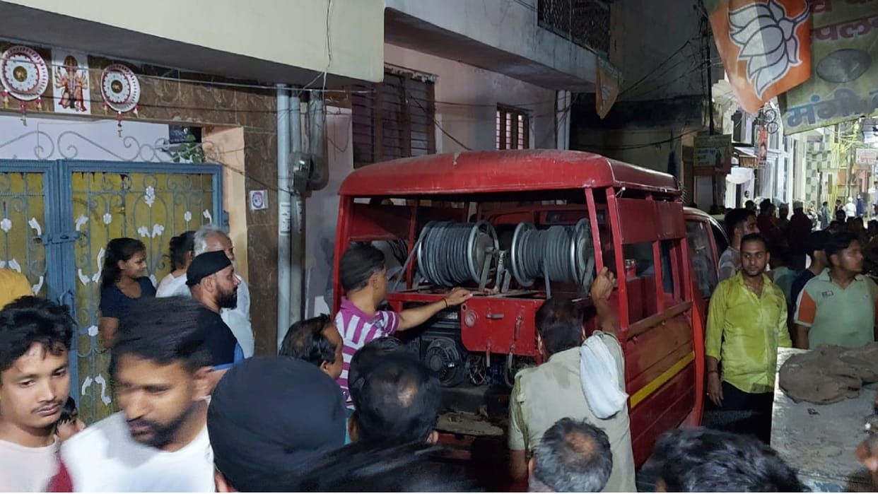 Meerut News: fire broke out in house there was a stir in area, loss of lakhs of rupees