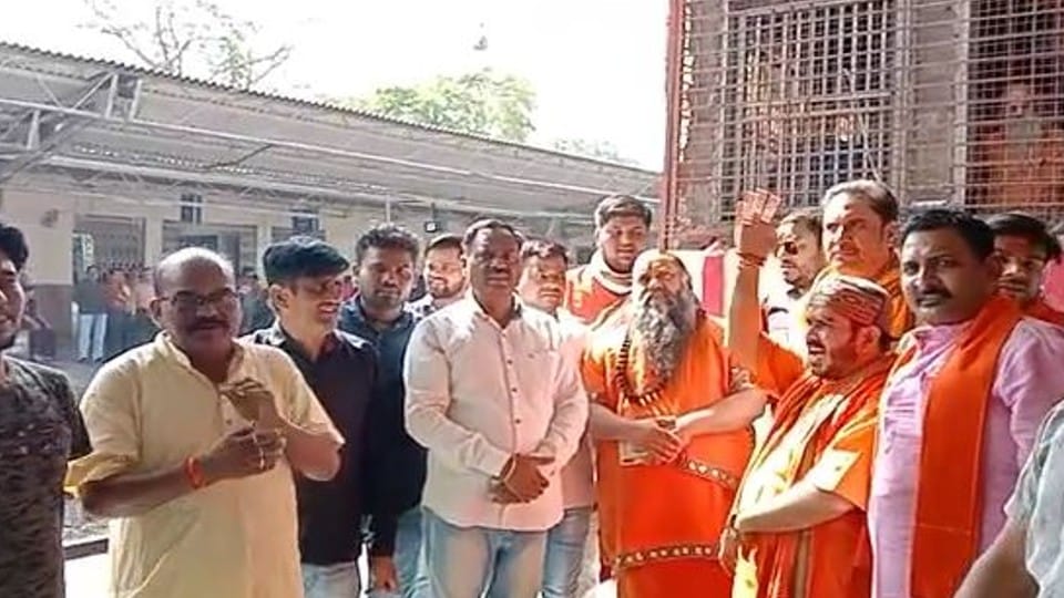 Hinduists protest against removal of Chamunda Devi temple from railway station in Agra