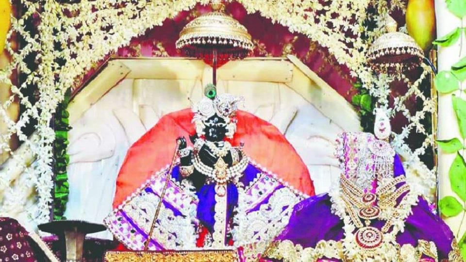 Akshaya Tritiya festival preparations start in Banke Bihari Mandir Vrindavan