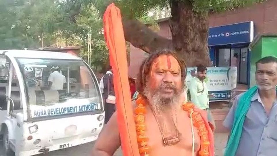 Taj Mahal case Mahant Paramhans Das returned from Agra to Ayodhya