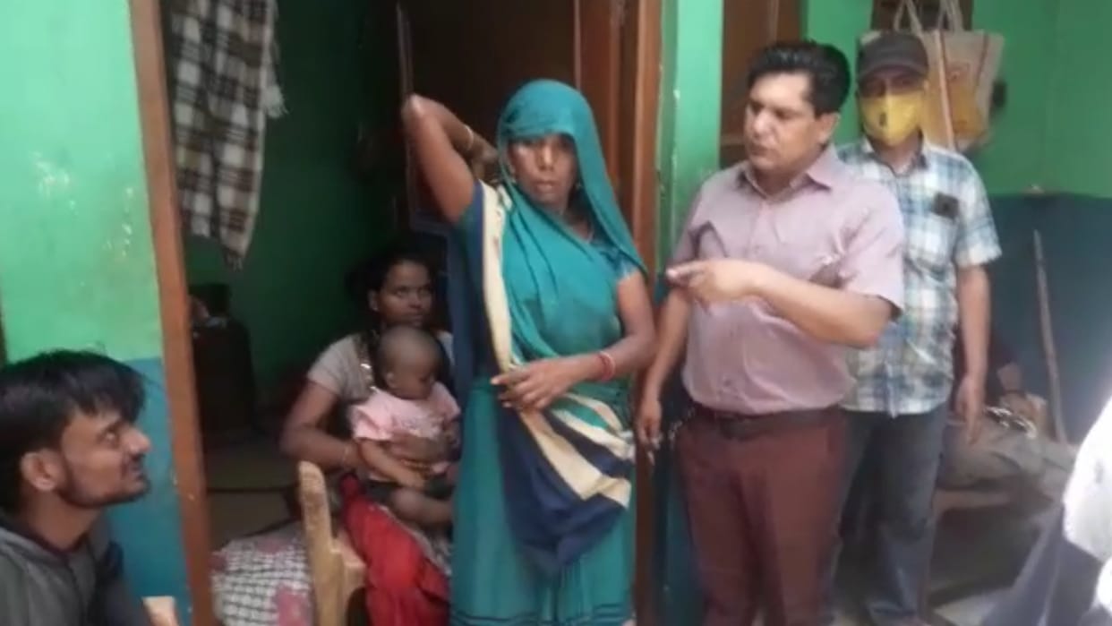 Sambhal chakbandi department employee dead body found in room on bed door locked from inside